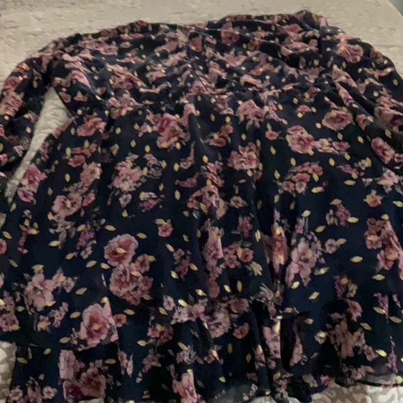 Woman - Picture 4 of 5